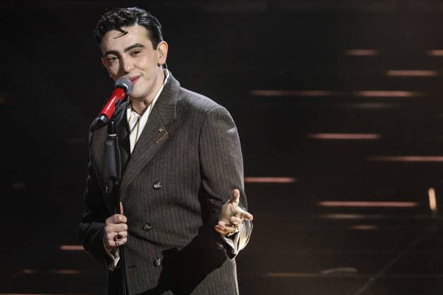 Live Music Show - 76Â° Festival di Sanremo 2026 - 3^ Serata MICHELE BRAVI on stage during the third night of the Festival Sanremo during 76Â° Festival di Sanremo 2026 - 3^ Serata , Live Music Show in Sanremo, Italy, February 27 2026 Sanremo Sanremo Italy Copyright: xRenataxRoattinox xLiveMediax LPM_2317820