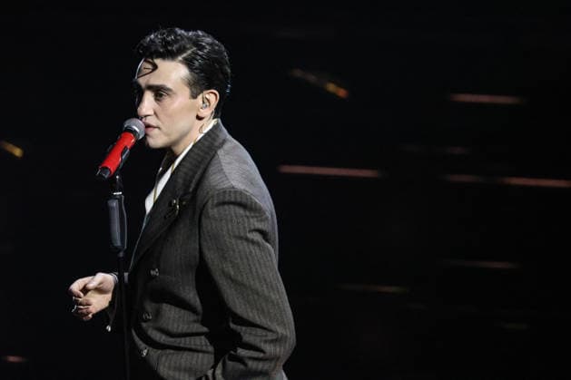 Live Music Show - 76Â° Festival di Sanremo 2026 - 3^ Serata MICHELE BRAVI on stage during the third night of the Festival Sanremo during 76Â° Festival di Sanremo 2026 - 3^ Serata , Live Music Show in Sanremo, Italy, February 27 2026 Sanremo Sanremo Italy Copyright: xRenataxRoattinox xLiveMediax LPM_2317821