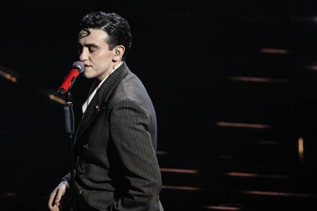 Live Music Show - 76Â° Festival di Sanremo 2026 - 3^ Serata MICHELE BRAVI on stage during the third night of the Festival Sanremo during 76Â° Festival di Sanremo 2026 - 3^ Serata , Live Music Show in Sanremo, Italy, February 27 2026 Sanremo Sanremo Italy Copyright: xRenataxRoattinox xLiveMediax LPM_2317822