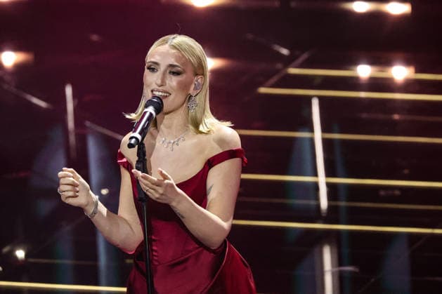 Live Music Show - 76Â° Festival di Sanremo 2026 - 3^ Serata MARA SATTEI on stage during the third night of the Festival Sanremo during 76Â° Festival di Sanremo 2026 - 3^ Serata , Live Music Show in Sanremo, Italy, February 27 2026 Sanremo Sanremo Italy Copyright: xRenataxRoattinox xLiveMediax LPM_2317808
