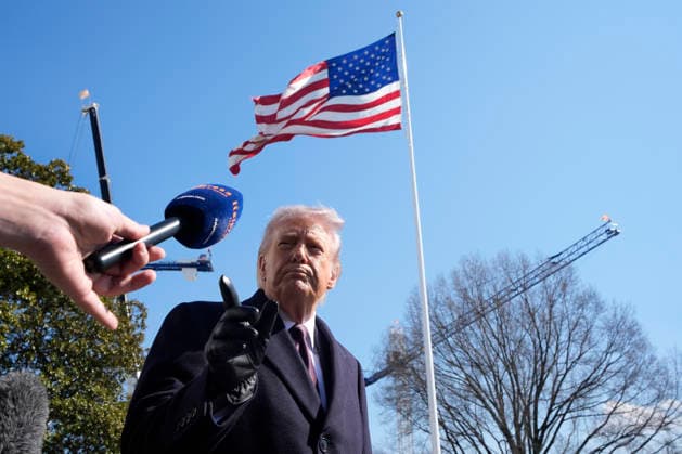 February 27, 2026, Washington, District Of Columbia, USA: United States President Donald J Trump speaks to the members of the media on the South Lawn of the White House in Washington, DC, USA, before boarding Marine One helicopter en route Corpus Christi, Texas and Palm Beach, Florida on Friday, February 27, 2026 Washington USA - ZUMAs152 20260227_faa_s152_015 Copyright: xYurixGripasx-xPoolxviaxCNPx