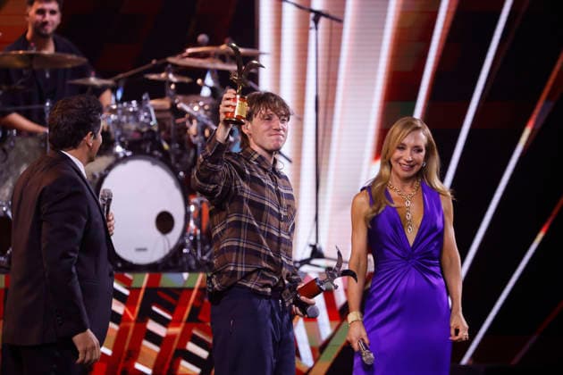 Vina del Mar, February 27, 2026 Singer Paulo Londra receives the golden seagull during his performance at the sixth night of the Vina del Mar Festival 2026 Sebastian Cisternas Aton Chile, Vina del Mar Chile Aton 1129433  Copyright: SEBASTIANxCISTERNAS xATONxCHILE