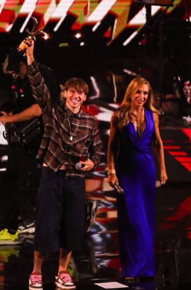 Vina del Mar, February 27, 2026 Singer Paulo Londra receives gold and silver seagulls, during his performance at the Vina del Mar Song Festival Manuel Lema Aton Chile, Vina del Mar Chile Aton 1129440  Copyright: MANUELxLEMA ATONxCHILE