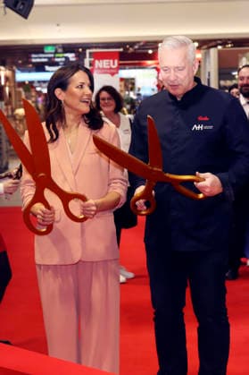 Bettina Zimmermann und Alexander Herrmann beim Pre-Shopping Event im neuen XXXLutz Möbelhaus Rangsdorf. Rangsdorf, 27.02.2026