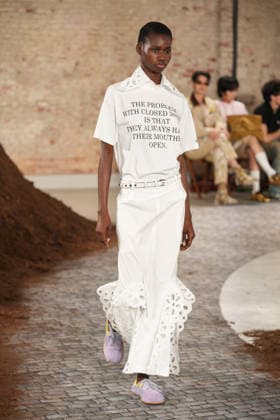 Milano Fashion Week - Women F W 26-27 Moschino fashion show Catwalk Milan, Italy Milano Fashion Week - Women F W 26-27 Moschino fashion show Catwalk Milan, Italy 27th February 2026 SGPItalia id 134549_002 * Not Exclusive  Copyright: xMarcoxErbax