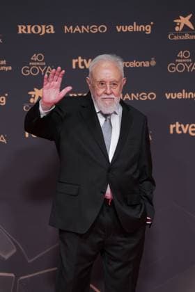 2026 Goya Awards Red Carpet The 2026 Honorary Goya, filmmaker and writer Gonzalo Suarez, poses on the red carpet of the 40th edition of the Goya Awards, at the Auditori del Centre de Convencions Internacionals, on February 28, 2026, in Barcelona, Cataluna Spain The awards are given annually by the Academy of Motion Picture Arts and Sciences of Spain AACCE with the aim of rewarding the best professionals in each of the various technical and creative specialties of Spanish cinema 28 FEBRUARY 2026 RED CARPET BARCELONA GOYA AWARDS CINEMA AWARDS Barcelona Catalunya Barcelona Catalunya Catalunya Spain  Copyright: xDavidxZorrakinox 7328017