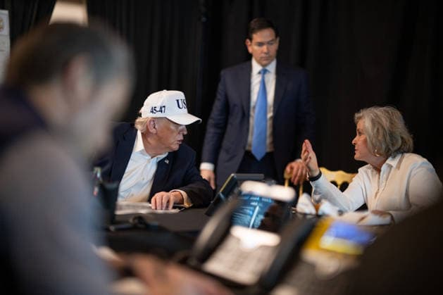 News Themen der Woche KW09 President Donald Trump and Chief of Staff Susie Wiles during Operation Epic Fury on Saturday, February 28, 2026, at Mar-a-Lago, in Palm Beach, Florida. White House Photo  WAX2026022802 THExWHITExHOUSE