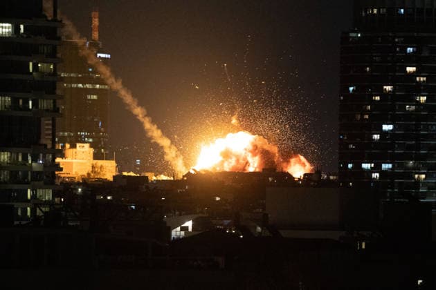 News Themen der Woche KW09 (260301) -- TEL AVIV, March 1, 2026 -- This photo taken on Feb. 28, 2026 shows an explosion in downtown Tel Aviv, Israel. ) (SpotNews) ISRAEL-TEL AVIV-EXPLOSION ChenxJunqing 