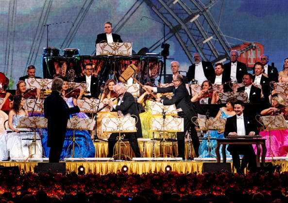 28.02.2026, xlakx, Entertainment, Andre Rieu - Tour 2026 v.l. Andre Rieu auf seiner Tour der Uber Arena Berlin. Berlin
