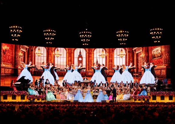 28.02.2026, xlakx, Entertainment, Andre Rieu - Tour 2026 v.l. Andre Rieu auf seiner Tour der Uber Arena Berlin. Berlin