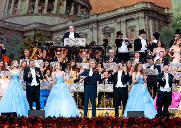 28.02.2026, xlakx, Entertainment, Andre Rieu - Tour 2026 v.l. Andre Rieu auf seiner Tour der Uber Arena Berlin. Berlin