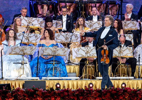 28.02.2026, xlakx, Entertainment, Andre Rieu - Tour 2026 v.l. Andre Rieu auf seiner Tour der Uber Arena Berlin. Berlin