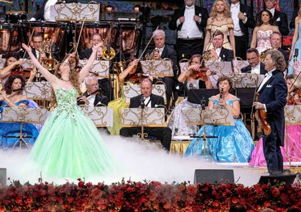 28.02.2026, xlakx, Entertainment, Andre Rieu - Tour 2026 v.l. Andre Rieu auf seiner Tour der Uber Arena Berlin. Berlin