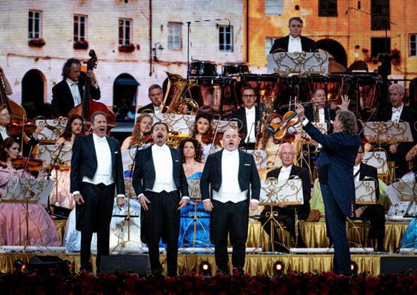 28.02.2026, xlakx, Entertainment, Andre Rieu - Tour 2026 v.l. Andre Rieu auf seiner Tour der Uber Arena Berlin. Berlin