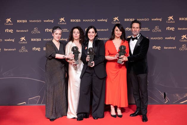 40th Goya Awards gala in Barcelona, Spain BARCELONA, SPAIN – MARCH 1: Alauda Ruiz de Azua, winner of the Best Director award for Los Domingos, poses with her statuette during the 40th Goya Awards gala in Barcelona, Spain, on March 1, 2026. Adria Puig Anadolu Barcelona Spain. Editorial use only. Please get in touch for any other usage.  Copyright: x2026xAnadoluxAdriaxPuigx