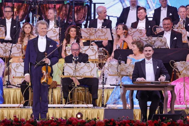 28.02.2026, AndrŽ Rieu, Geiger, im Konzert mit Orchester live in der Uber Arena, Berlin, Walzer, Berlin