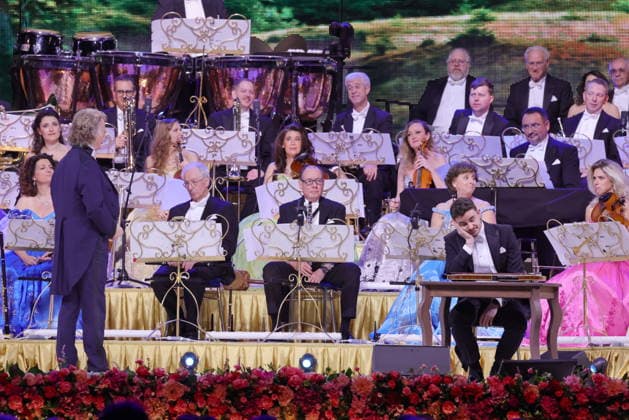28.02.2026, AndrŽ Rieu, Geiger, im Konzert mit Orchester live in der Uber Arena, Berlin, Walzer, Berlin