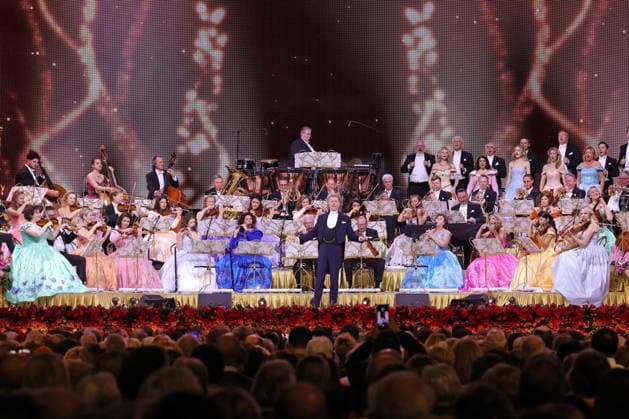 28.02.2026, AndrŽ Rieu, Geiger, im Konzert mit Orchester live in der Uber Arena, Berlin, Walzer, Berlin