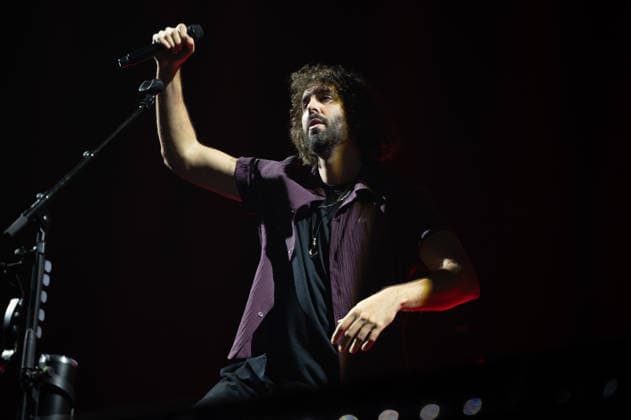 Mikel Izal actua performance in Madrid, Spain - 28 Feb 2026 Artist Mikel Izal actua, seen performing live on stage at the Movistar Arena. Madrid Spain Copyright: xAtilanoxGarciax xSOPAxImagesx photos06802