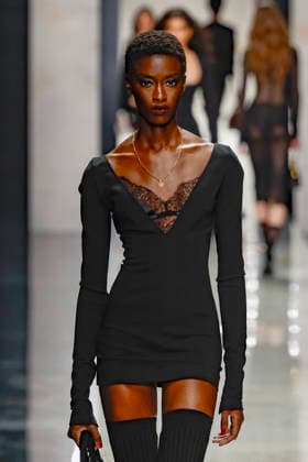 A model wearing an original creation from the womenswear winter 2026 collections in Milan from the house of Dolce Gabbana Défilé Dolce Gabbana Collection Prêt à Porter Automne Hiver 2026 2027 lors de la Fashion Week de Milan MLFW , le 28 février 2026 Dolce Gabbana Fashion Show Ready to Wear Collection Fall Winter 2026 2027 at Milan Fashion Week, on February 28th, 2026 Milan Italie  Copyright: xAgencex xBestimagexAgencex xBestimagex