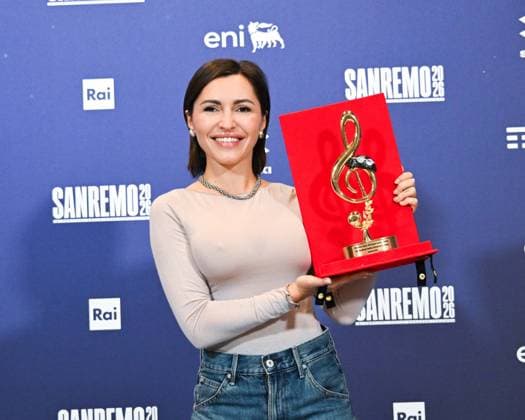 Sanremo, 76th Italian Song Festival - photocall of the 2026 winners. In the photo: Serena Brancale wins the Lucio Dalla Press Room Award.  Copyright: xManuelexMangiarottix xipa-agency.netx xManuelexMangiarottix IPA_Agency_IPA72211399