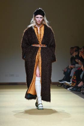 Milan, Milan Women s Fashion Week Fall Winter 2026 27 - Women s Fashion, Fall Winter 2026 27 - HUI fashion show - catwalk in the photo: model  Copyright: xSimonaxChiocciax xipa-agency.netx xFotosickix IPA_Agency_IPA72215820