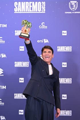 March 1, 2026, Sanremo, Rome, Italia: The winner of the festival, Italian singer Sal Da Vinci, poses during a photocall at the 76th Sanremo Italian Song Festival, Sanremo, Italy, 01 March 2026. The 76th Sanremo Italian Song Festival started on 24 February and concluded on the evening of 28 February 2026.....1 Mar 2026 Sanremo Italia  - ZUMAa289 20260301_zia_a289_290 Copyright: xMariaxLauraxAntonellix