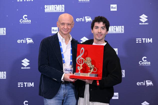 March 1, 2026, Sanremo, Rome, Italia: Fulminacci poses with the Mia Martini Critics award during a photocall at the 76th Sanremo Italian Song Festival, Sanremo, Italy, 01 March 2026. The 76th Sanremo Italian Song Festival started on 24 February and concluded on the evening of 28 February 2026.....1 Mar 2026 Sanremo Italia  - ZUMAa289 20260301_zia_a289_296 Copyright: xMariaxLauraxAntonellix