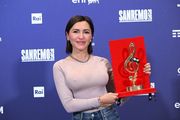 March 1, 2026, Sanremo, Rome, Italia: Serena Brancale poses with the Sala Stampa Lucio Dalla award during a photocall at the 76th Sanremo Italian Song Festival, Sanremo, Italy, 01 March 2026. The 76th Sanremo Italian Song Festival started on 24 February and concluded on the evening of 28 February 2026.....1 Mar 2026 Sanremo Italia  - ZUMAa289 20260301_zia_a289_298 Copyright: xMariaxLauraxAntonellix