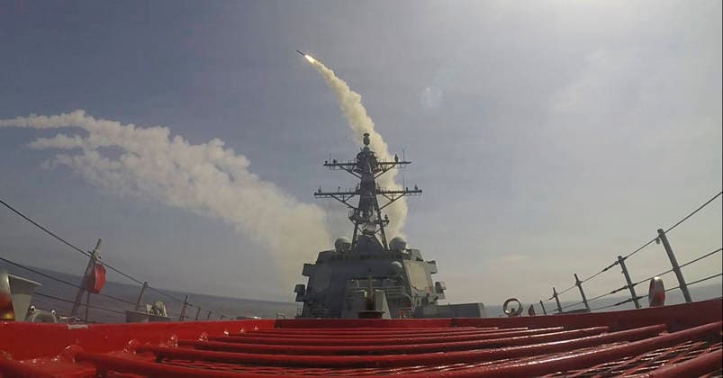 News Themen der Woche KW09 March 1, 2026, Uss Frank E Petersen Jr, United States: The U.S Navy Arleigh Burke-class guided-missile destroyer USS Frank E. Petersen Jr, launches a Tomahawk Land Attack Missile in support of Operation Epic Fury, February 28, 2026 from an undisclosed location. Operation Epic Fury is the name for the U.S. - Israeli joint attack on Iran. Uss Frank E Petersen Jr United States - ZUMAp138 20260301_zaa_p138_019 Copyright: xU.SxNavy U.S.xNavyx