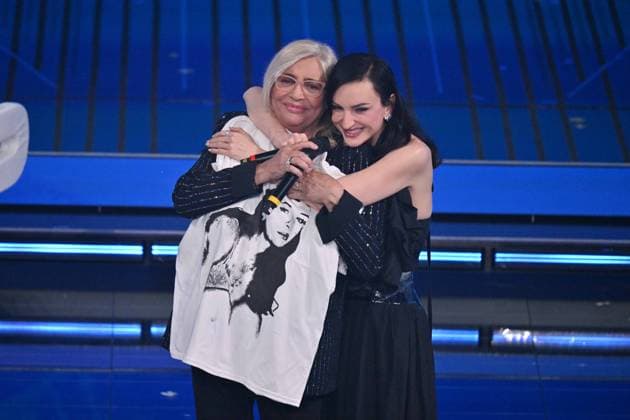 foto IPP felice de martino sanremo 01 03 2026 puntata della trasmissione domenica IN nella foto mara venier con arisa