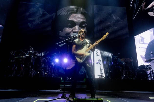Juanes performs at the Movistar Arena The singer Juanes during his concert at the Movistar Arena, on March 1, 2026, in Madrid Spain The Colombian artist Juanes, winner of multiple Grammy and Latin Grammy, has returned to Spain to offer a unique concert at the Movistar Arena in Madrid in which he has reviewed his career and performed his greatest hits Volverte a Ver, La Camisa Negra, A Dios Le Pido, Nada Valgo Sin Tu Amor, among others 01 MARCH 2026 JUANES MOVISTAR ARENA ESPAÑA MADRID ARTIST CONCERT ACTION Madrid Madrid Madrid Spain  Copyright: xRicardoxRubiox 7330394