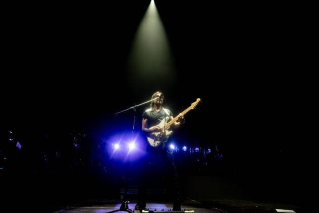 Juanes performs at the Movistar Arena The singer Juanes during his concert at the Movistar Arena, on March 1, 2026, in Madrid Spain The Colombian artist Juanes, winner of multiple Grammy and Latin Grammy, has returned to Spain to offer a unique concert at the Movistar Arena in Madrid in which he has reviewed his career and performed his greatest hits Volverte a Ver, La Camisa Negra, A Dios Le Pido, Nada Valgo Sin Tu Amor, among others 01 MARCH 2026 JUANES MOVISTAR ARENA ESPAÑA MADRID ARTIST CONCERT ACTION Madrid Madrid Madrid Spain  Copyright: xRicardoxRubiox 7330395