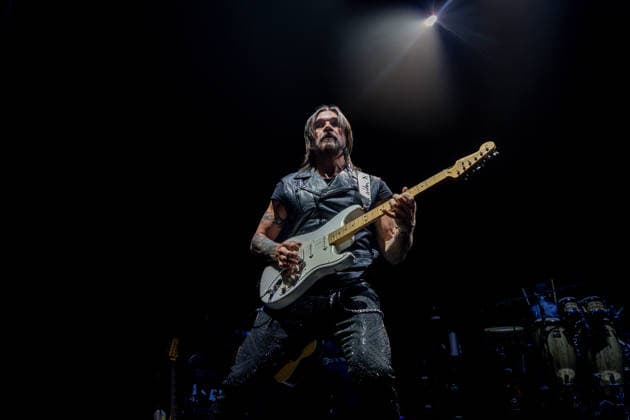 Juanes performs at the Movistar Arena The singer Juanes during his concert at the Movistar Arena, on March 1, 2026, in Madrid Spain The Colombian artist Juanes, winner of multiple Grammy and Latin Grammy, has returned to Spain to offer a unique concert at the Movistar Arena in Madrid in which he has reviewed his career and performed his greatest hits Volverte a Ver, La Camisa Negra, A Dios Le Pido, Nada Valgo Sin Tu Amor, among others 01 MARCH 2026 JUANES MOVISTAR ARENA ESPAÑA MADRID ARTIST CONCERT ACTION Madrid Madrid Madrid Spain  Copyright: xRicardoxRubiox 7330398