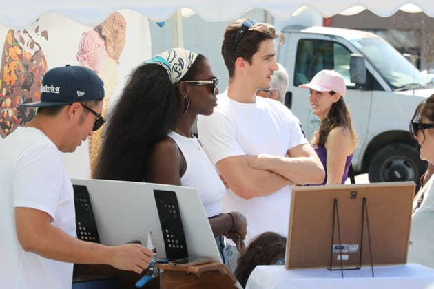 Celebrities enjoy their Sunday shopping at the local Farmers Market Featuring: Jodie Turner Smith Where: Studio City, California, United States When: 01 Mar 2026 Credit: H2Y INSTARimages EDITORIAL USE ONLY. NOT FOR USE BY NEWSPAPERS BASED IN THE UK. Copyright: xx instar55519624