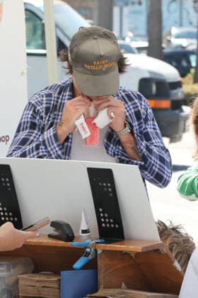Celebrities enjoy their Sunday shopping at the local Farmers Market Featuring: KJ Apa Where: Studio City, California, United States When: 01 Mar 2026 Credit: H2Y INSTARimages EDITORIAL USE ONLY. NOT FOR USE BY NEWSPAPERS BASED IN THE UK. Copyright: xx instar55519628