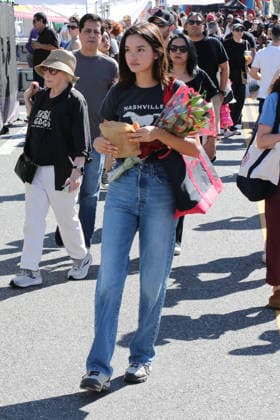 Celebrities enjoy their Sunday shopping at the local Farmers Market Featuring: Sophia Hammons Where: Studio City, California, United States When: 01 Mar 2026 Credit: H2Y INSTARimages EDITORIAL USE ONLY. NOT FOR USE BY NEWSPAPERS BASED IN THE UK. Copyright: xx instar55519632