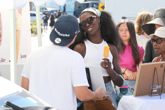 Celebrities enjoy their Sunday shopping at the local Farmers Market Featuring: Jodie Turner Smith Where: Studio City, California, United States When: 01 Mar 2026 Credit: H2Y INSTARimages EDITORIAL USE ONLY. NOT FOR USE BY NEWSPAPERS BASED IN THE UK. Copyright: xx instar55519611