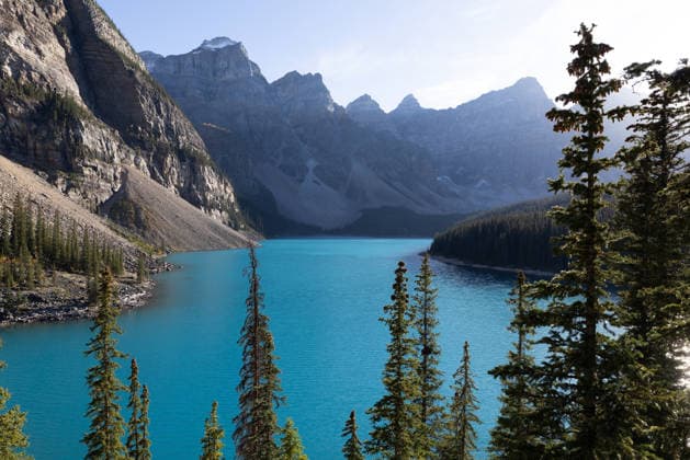 Creative Highlights World Moraine Lake in Banff National Park Banff, Alberta, Canada CR_JEPH260301-1966291-01