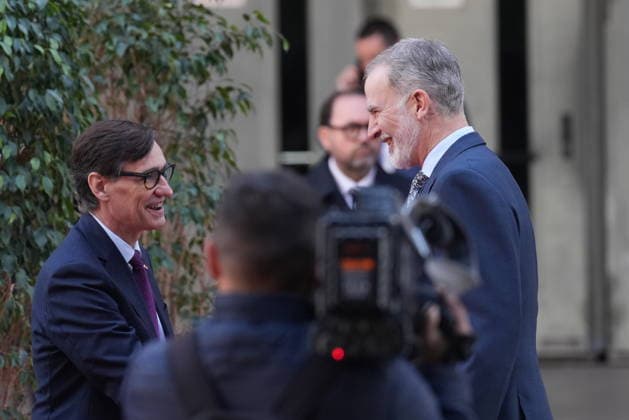 The King inaugurates the MWC Barcelona 2026 King Felipe VI d , greets the president of the Generalitat, Salvador Illa i , during the inauguration of the Mobile World Congress Barcelona 2026, at the Fira de Barcelona, on March 2, 2026, in L Hospitalet de Llobregat, Barcelona, Catalonia Spain The MWC Barcelona 2026, which celebrates its 20th edition in Barcelona between March 2 and 5, has as its main themes smart grids, digital sovereignty and the redefinition of the operating model 02 MARCH 2026 L Hospitalet de Llobregat, Barce L Hospitalet de Llobregat, Barce Espana Copyright: xDavidxZorrakinox 7330684