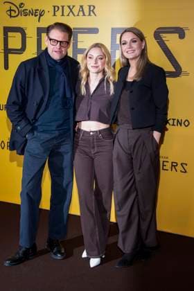 abb Max Giermann, Alina Khani, Martina Hill auf dem schwarzen Teppich beim Special Screening von Hoppers im Zoo Palast Berlin Sonntag 01.03.2026 in Berlin Berlin Deutschland