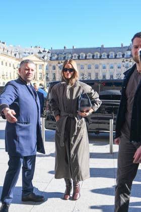 PFW - Rosie Huntington-Whiteley Arrives At Ritz - Paris Rosie Huntington-Whiteley, British mannequin and actress, arrives at the Ritz hotel during Paris Fashion Week in Paris. Paris, France, March 02, 2026. Photo by Florian Poitout ABACAPRESS.COM Paris Ile-de-France France  Copyright: xPoitoutxFlorian ABACAx