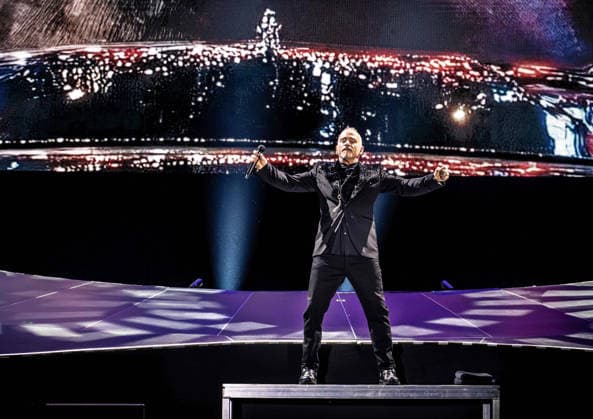02.03.2026, xlakx, Entertainment, Eros Ramazzotti - Una Storia Importante - World Tour v.l.Eros Ramazzotti auf seiner World Tour Una Storia Importante in der Uber Arena Berlin. Berlin
