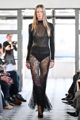 PFW Burc Akyol Runway A model walks the runway at the Burc Akyol show during Fashion Week in Paris, France on March 2, 2026. Photo by Julien Reynaud APS-Medias ABACAPRESS.COM Paris France  Copyright: xReynaudxJulien APS-Medias ABACAx