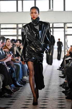 PFW Burc Akyol Runway A model walks the runway at the Burc Akyol show during Fashion Week in Paris, France on March 2, 2026. Photo by Julien Reynaud APS-Medias ABACAPRESS.COM Paris France  Copyright: xReynaudxJulien APS-Medias ABACAx