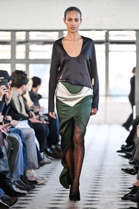 PFW Burc Akyol Runway A model walks the runway at the Burc Akyol show during Fashion Week in Paris, France on March 2, 2026. Photo by Julien Reynaud APS-Medias ABACAPRESS.COM Paris France  Copyright: xReynaudxJulien APS-Medias ABACAx