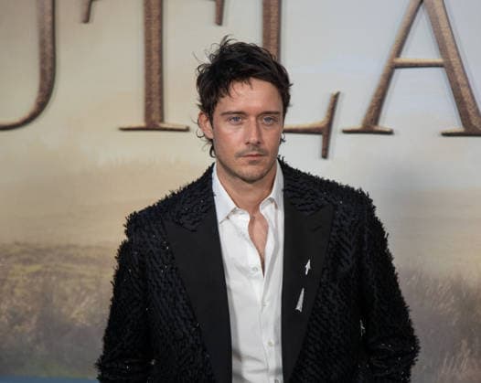 CÃ sar Domboy arrives on the red carpet at the premiere of Starz Outlander Season 8 at Alice Tully Hall on March 2, 2026 in New York City.  NYP20260302206 SERENAxXUxNING