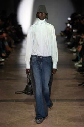 PFW - Julie Kegels Runway A model walks the runway during the Julie Kegels Womenswear Fall Winter 2026-2027 show as part of Paris Fashion Week on March 02, 2026 in Paris, France. Photo by Alain Gil Gonzalez ABACAPRESS.COM Paris France  Copyright: xGonzalezxAlain-Gil ABACAx