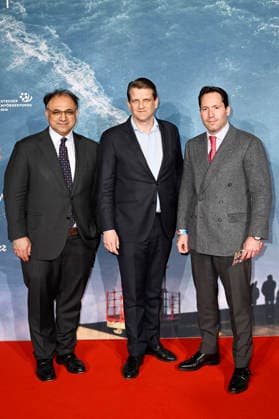 Walid Nackschbandi, Leopold Hoesch und Pelayo Cortina Koplowitz bei der Weltpremiere des Dokumentarfilms On The Wave im Cinedom. Köln, 02.03.2026