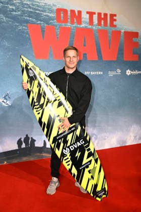 Sebastian Steudtner bei der Weltpremiere des Dokumentarfilms On The Wave im Cinedom. Köln, 02.03.2026